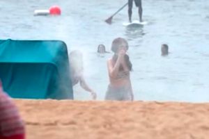 Aubrey Plaza And Anna Kendrick On The Beach