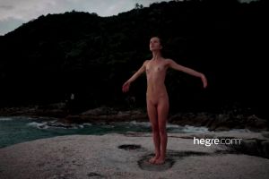 Katrina – Nude Yoga